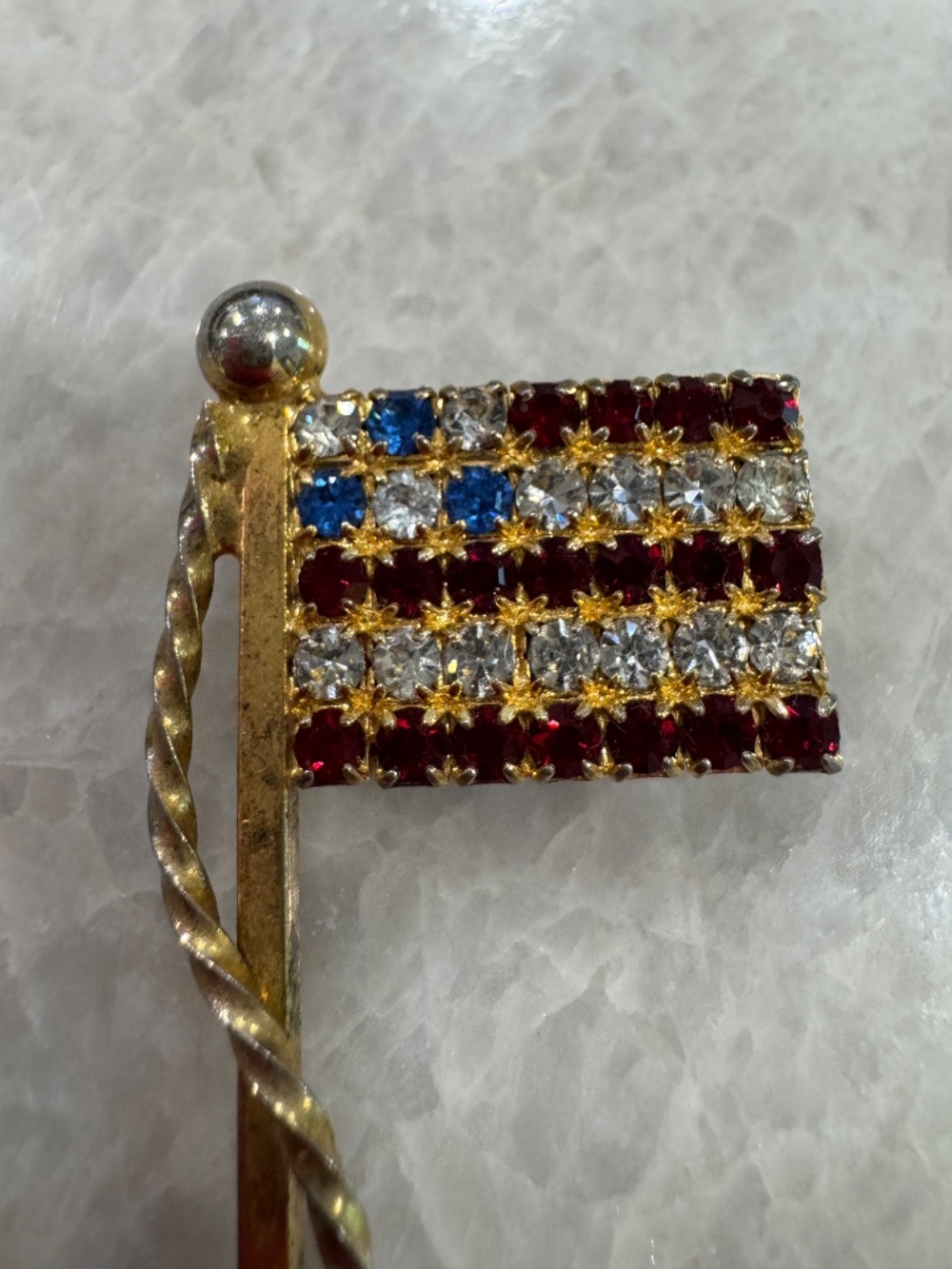 Vintage American Flag Rhinestone Pin Brooch - Picture 2 of 8